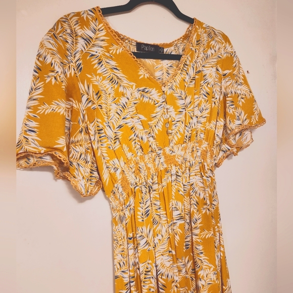 Papillon Short Sleeve Dress With Elastic Waist - White Feather Pattern on Yellow - Picture 3 of 5